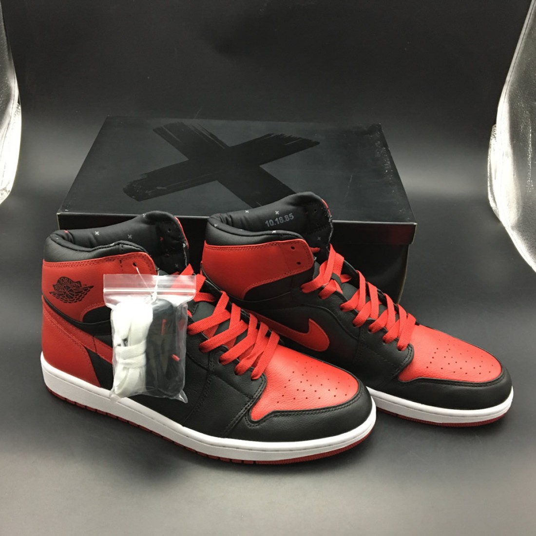 Nike Air Jordan 1 banned AJ1 432001-001