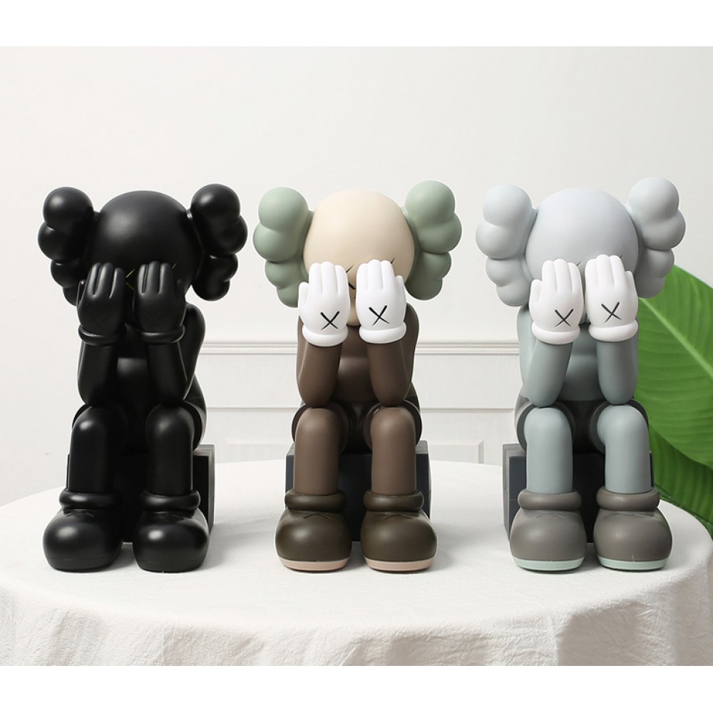 KAWS DOLLS Passing Through 28cm