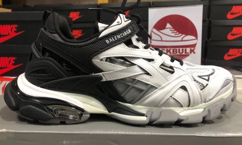 Balenciaga Track 2 Sneaker Black White 570391 W2GN3 1090 Kickbulk Sneaker Camera photos