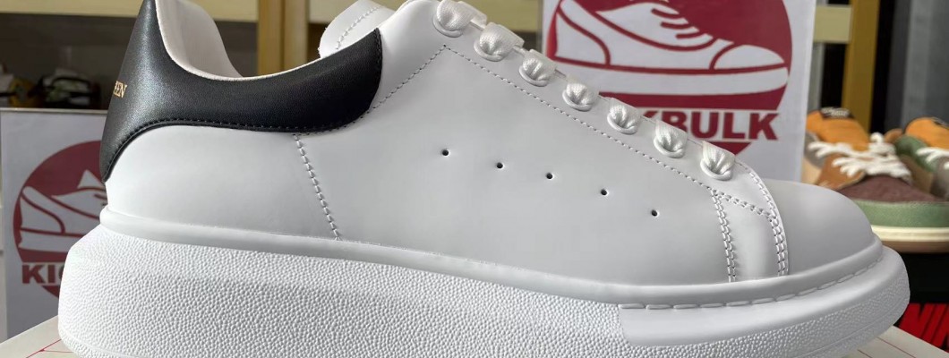 Alexander McQueen Sneaker White Black Kickbulk Snaeker shoes reviews Camera photos