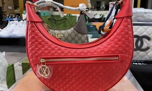 Louis Vuitton Chanel Gucci brand luxury bags kickbulk retail manches Monogram shipping reviews