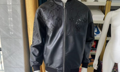 LV Gucci clothing Jackets T-shirts kickbulk luxury clothing retail wholesale reviews