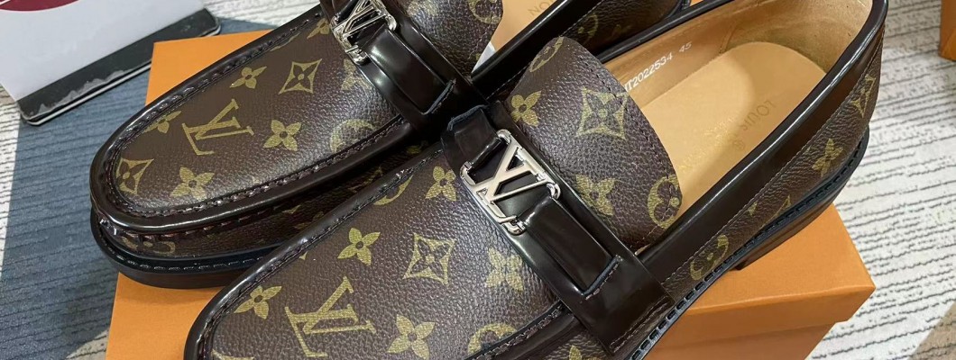 LV red leather shoes custom made kickbulk luxury wholesale free shipping LV red leather shoes custom made kickbulk luxury wholesale free shipping