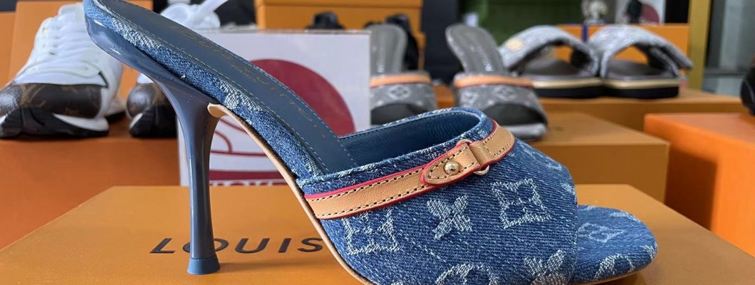 LV Slippers Kickbulk luxury brand retail wholesale free shipping LV Slippers Kickbulk luxury brand retail wholesale free shipping