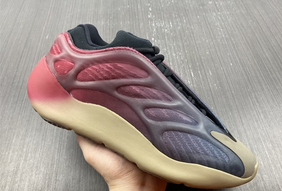 Adidas Yeezy 700 V3 Fade Carbon Gw1814 5 - kickbulk.co