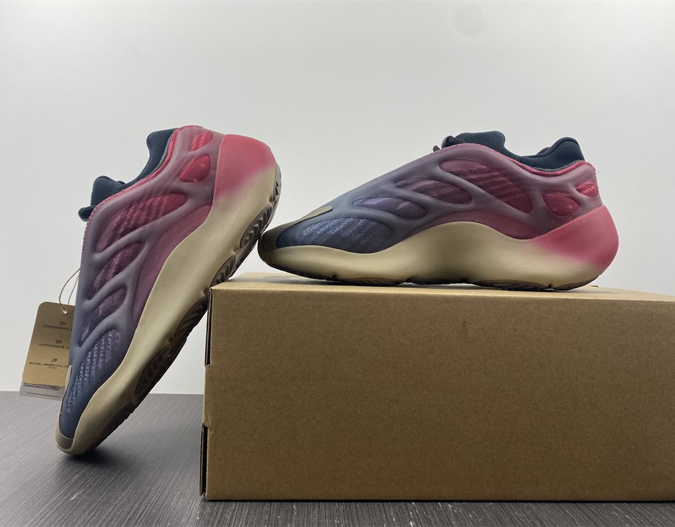 Adidas Yeezy 700 V3 Fade Carbon Gw1814 8 - kickbulk.co