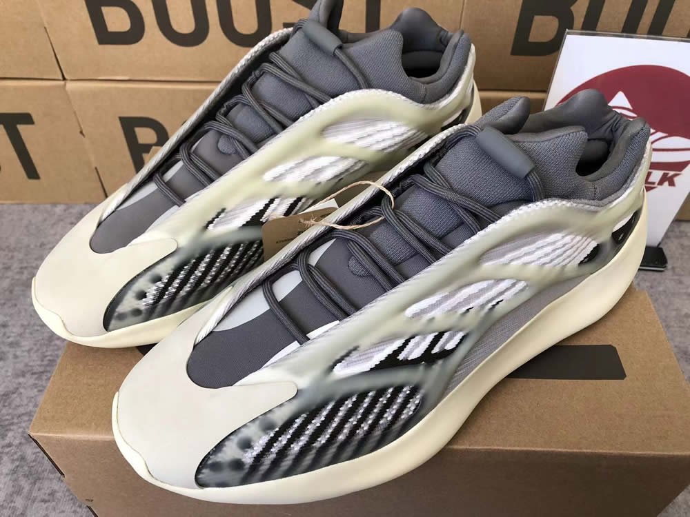 ADIDAS YEEZY 700 V3 'FADE SALT' 2022 ID1674