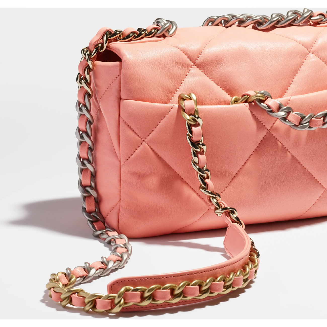 Chanel 19 Handbag 11 - kickbulk.co