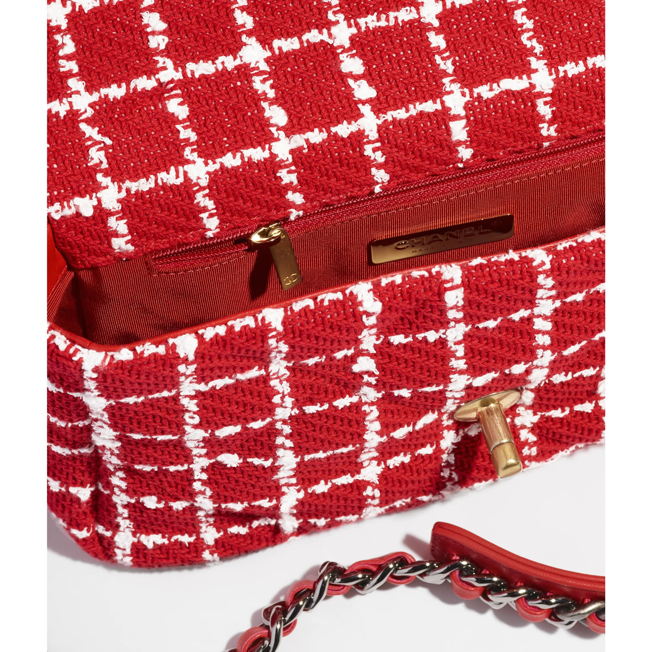 Chanel 19 Handbag 15 - kickbulk.co