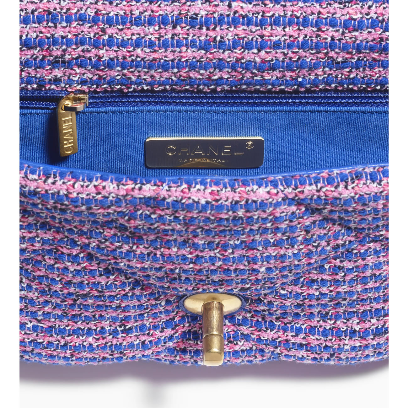 Chanel 19 Handbag 20 - kickbulk.co
