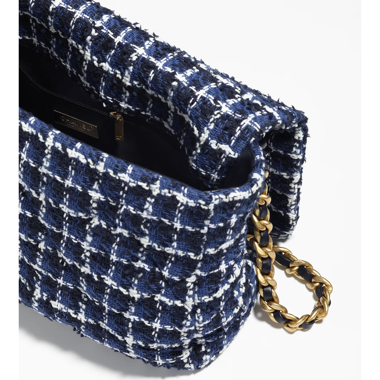 Chanel 19 Handbag 27 - kickbulk.co