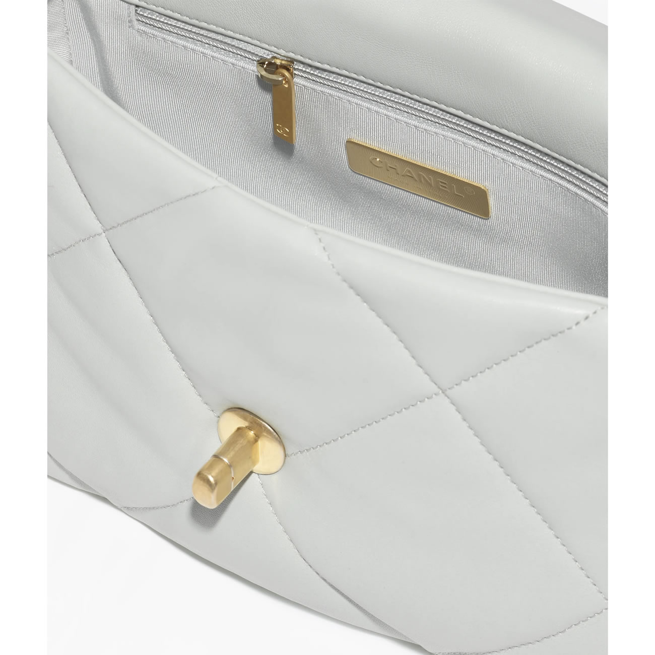 Chanel 19 Handbag 8 - kickbulk.co