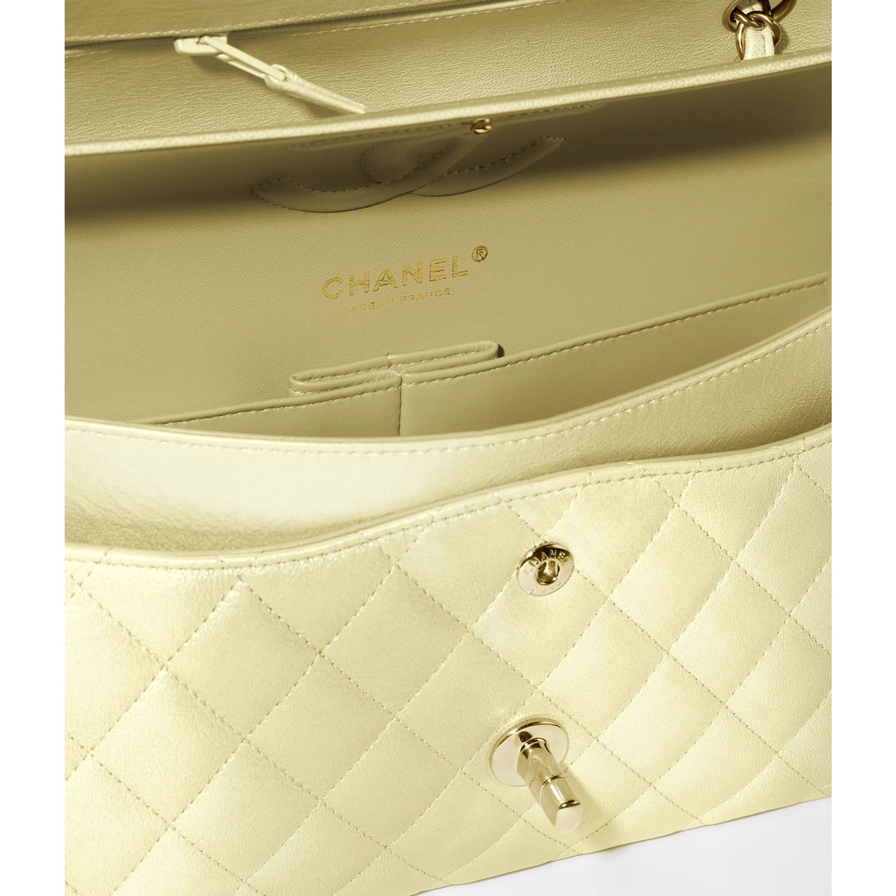 Chanel Classic Handbag 27 - kickbulk.co
