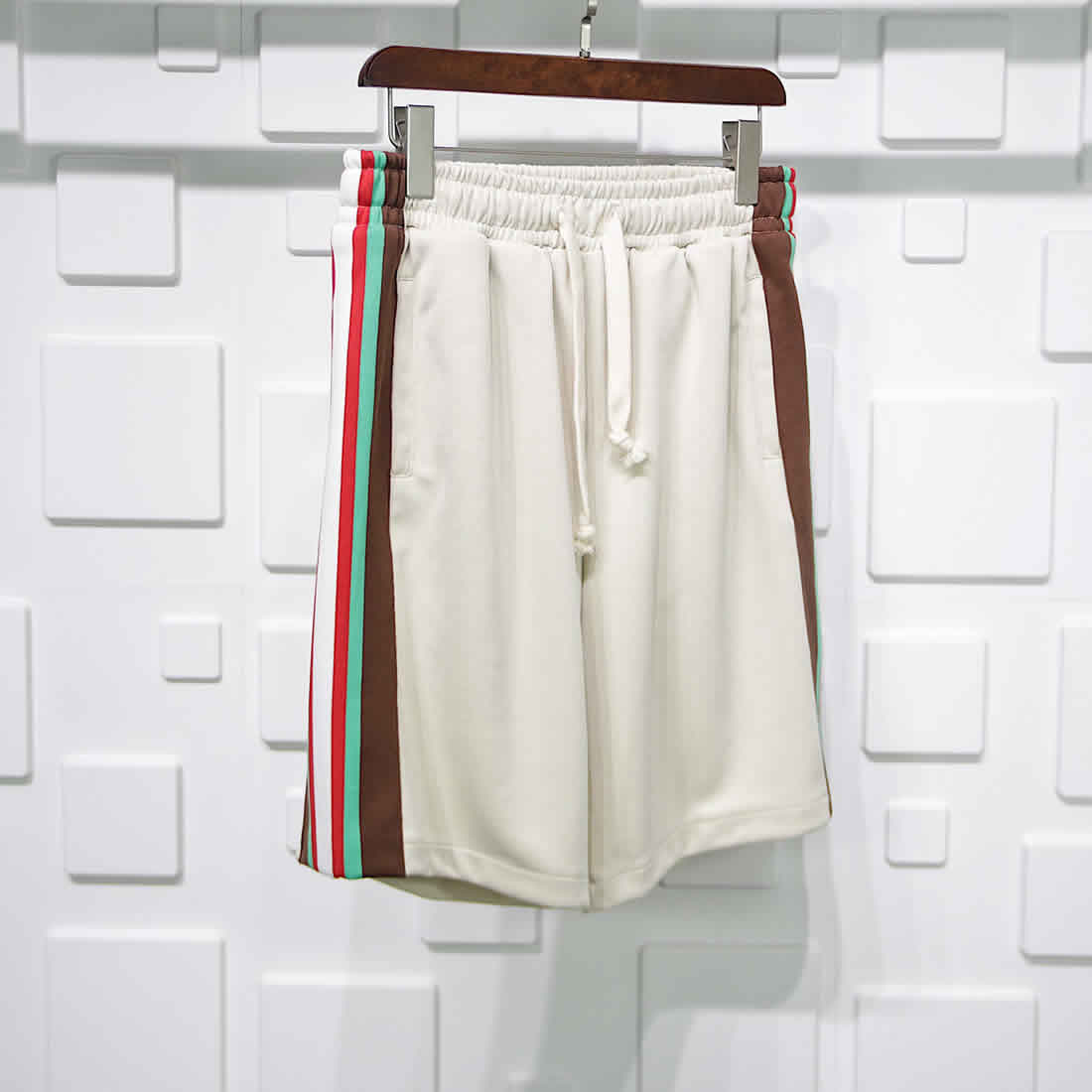Gucci Red Green Webbing Shorts Apricot Color 2 - kickbulk.co