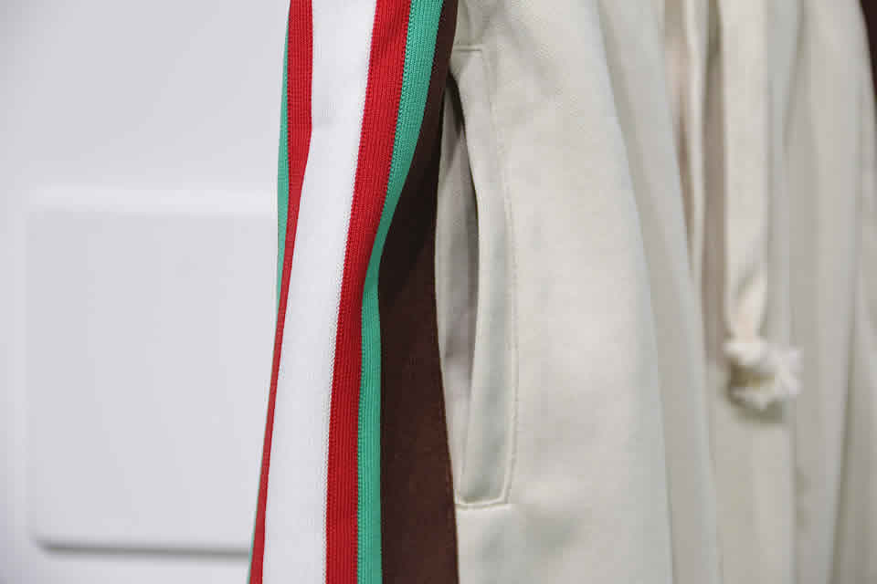 Gucci Red Green Webbing Shorts Apricot Color 9 - kickbulk.co