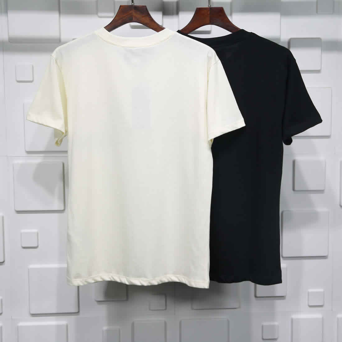 Gucci Black White Crossbar T Shirt Printing Pure Cotton 2 - kickbulk.co