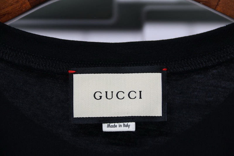 Gucci T Shirt Signature Graffiti Pure Cotton White Black 8 - kickbulk.co