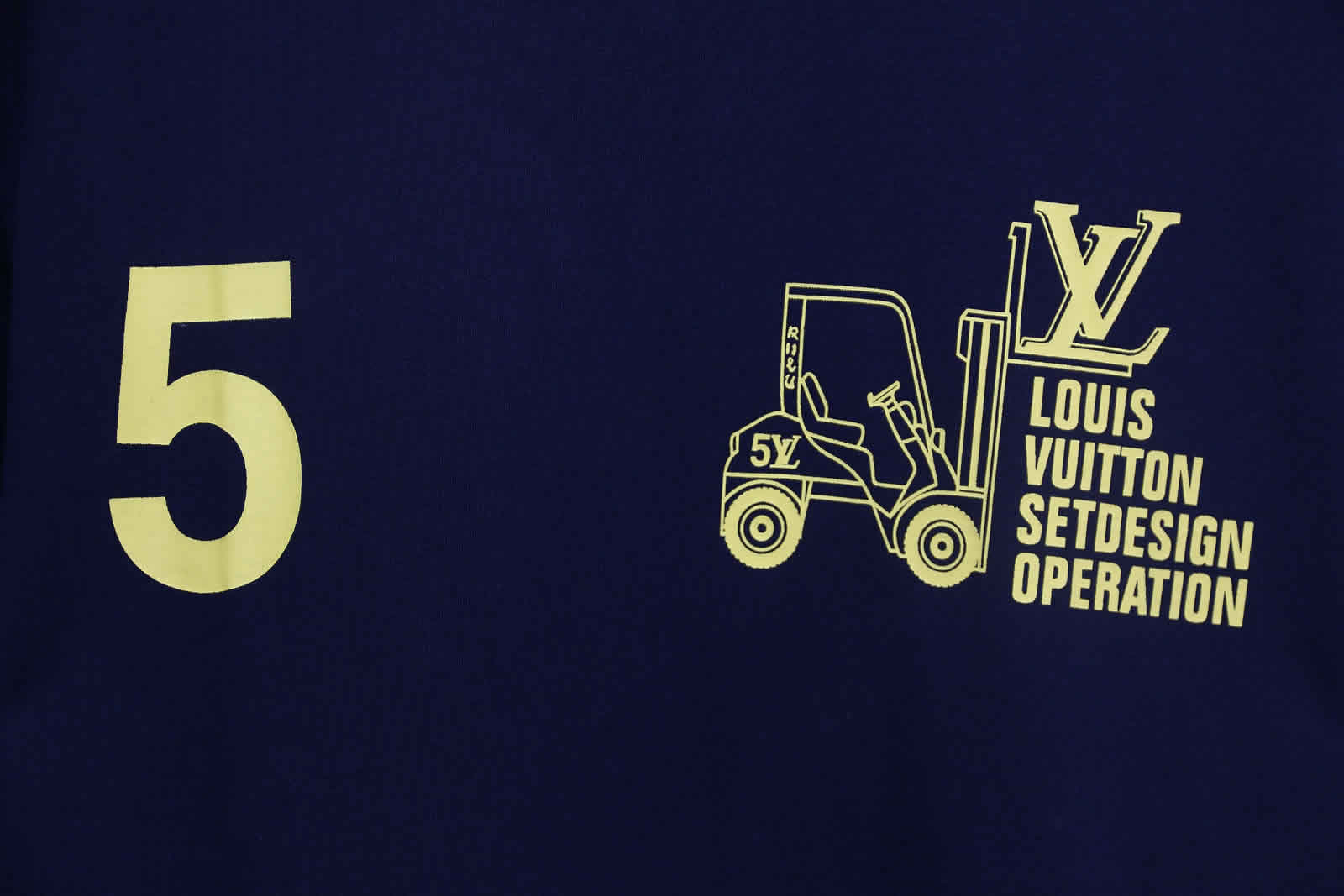 Louis Vuitton Catwalk T Shirt 2021 15 - kickbulk.co