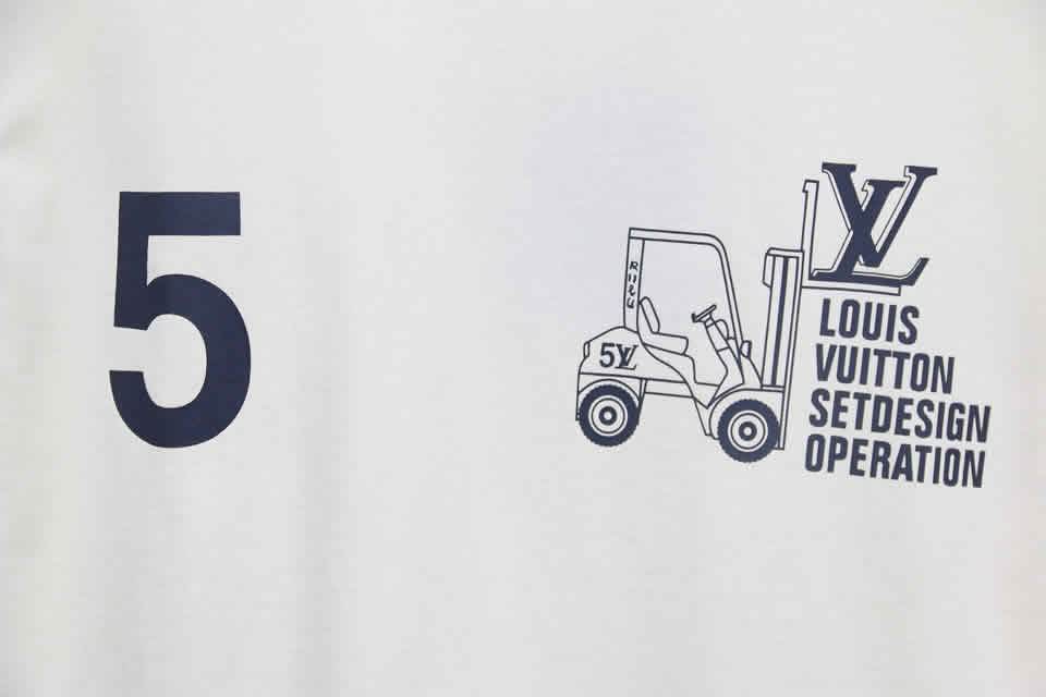 Louis Vuitton Catwalk T Shirt 2021 33 - kickbulk.co