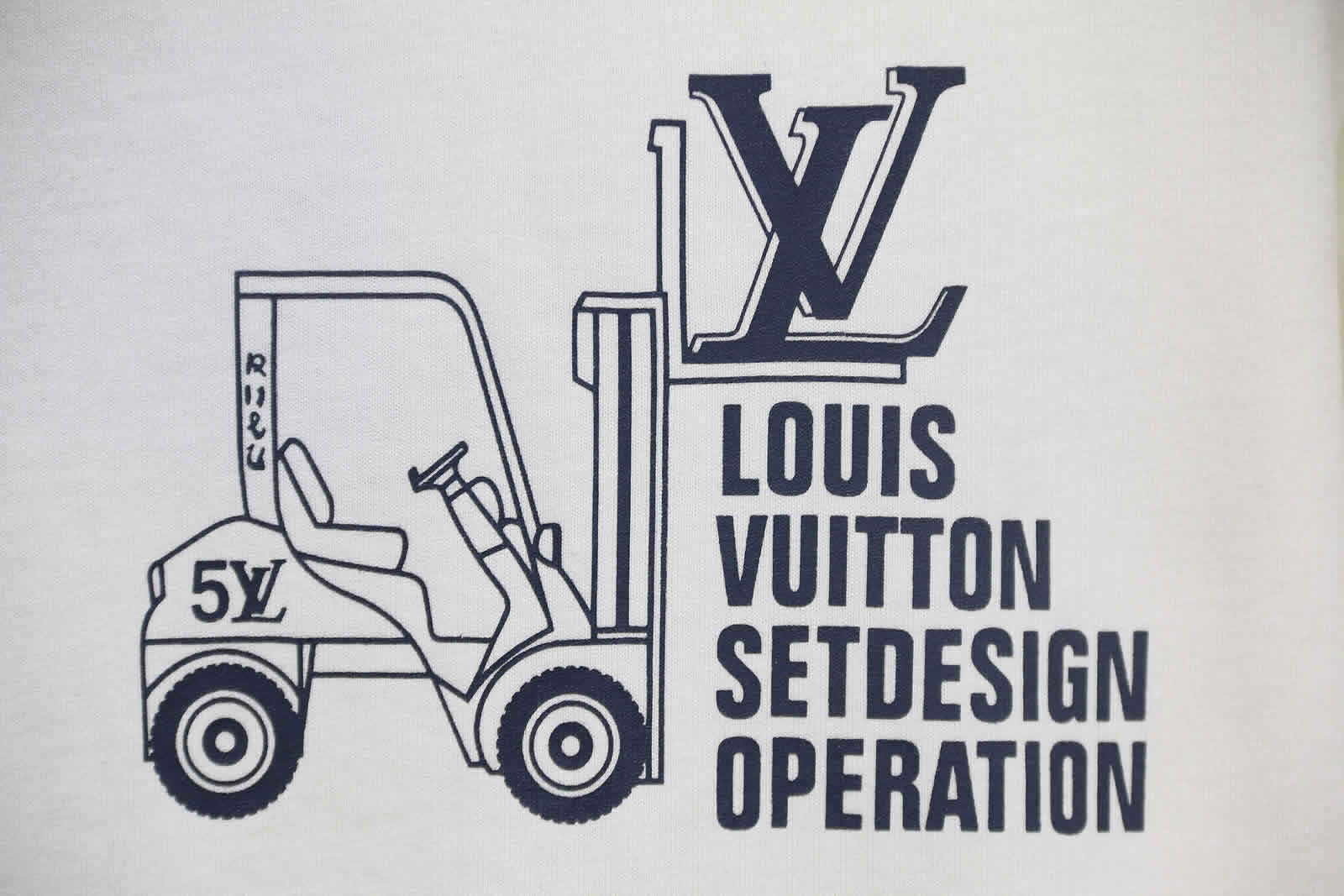Louis Vuitton Catwalk T Shirt 2021 34 - kickbulk.co
