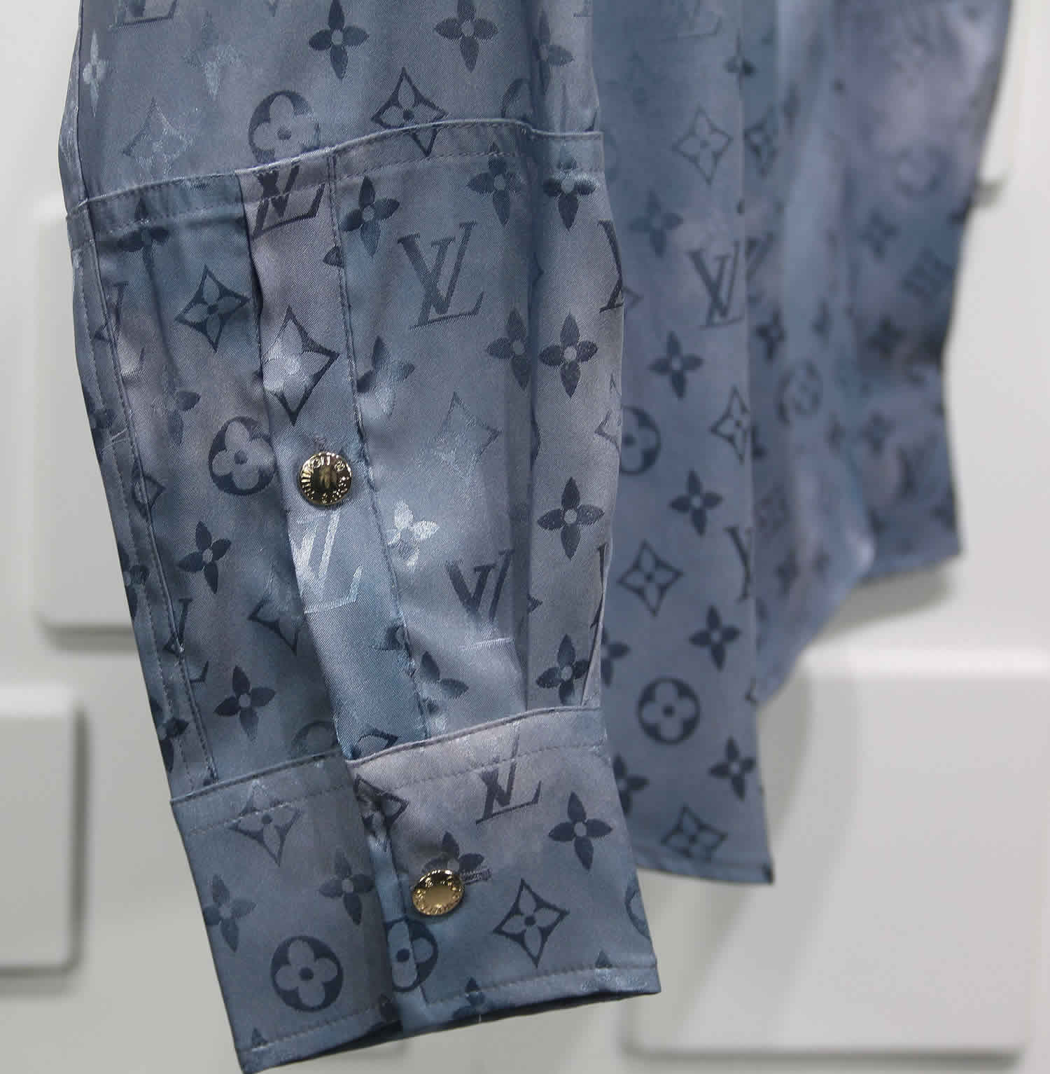 Louis Vuitton Silk Shirt 14 - kickbulk.co