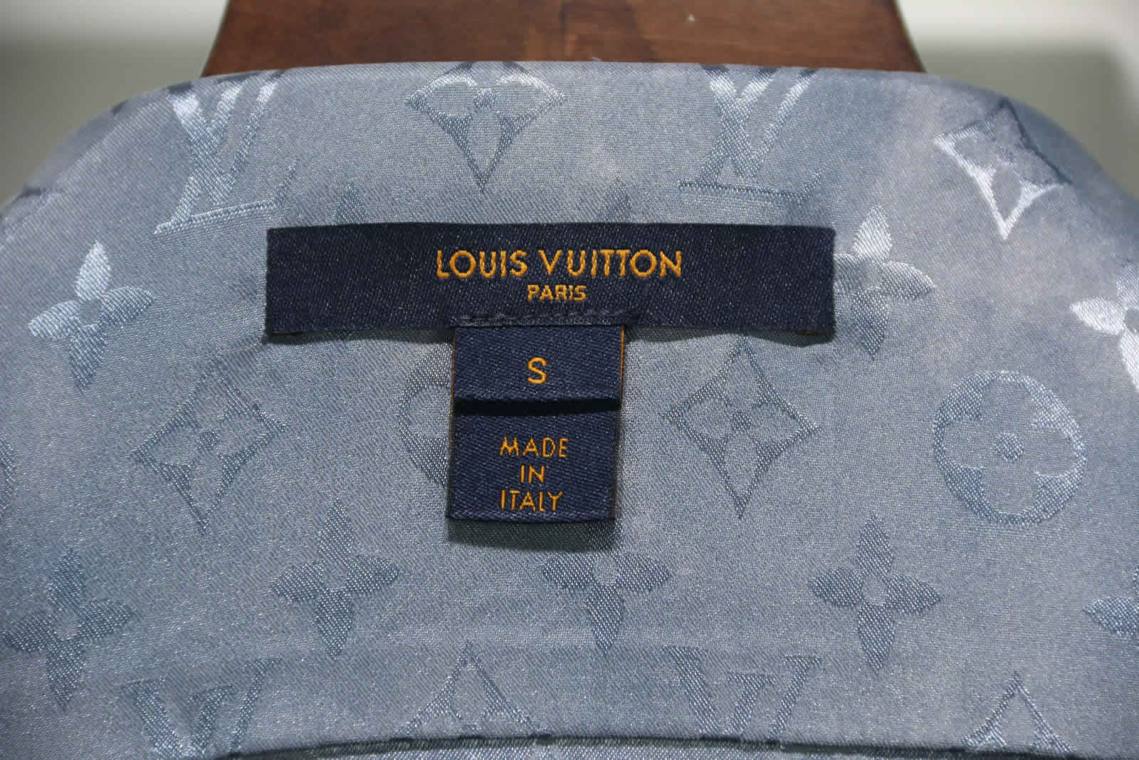 Louis Vuitton Silk Shirt 16 - kickbulk.co