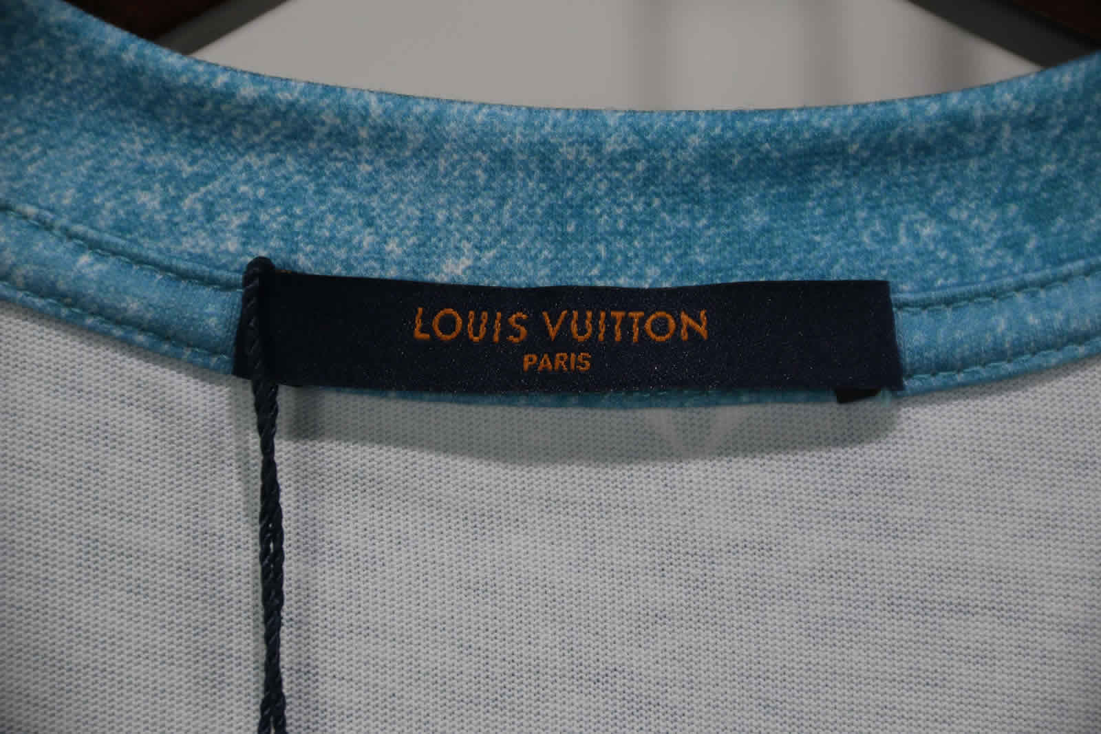 Louis Vuitton Blue White Gradient T Shirt Vccm07 10 - kickbulk.co