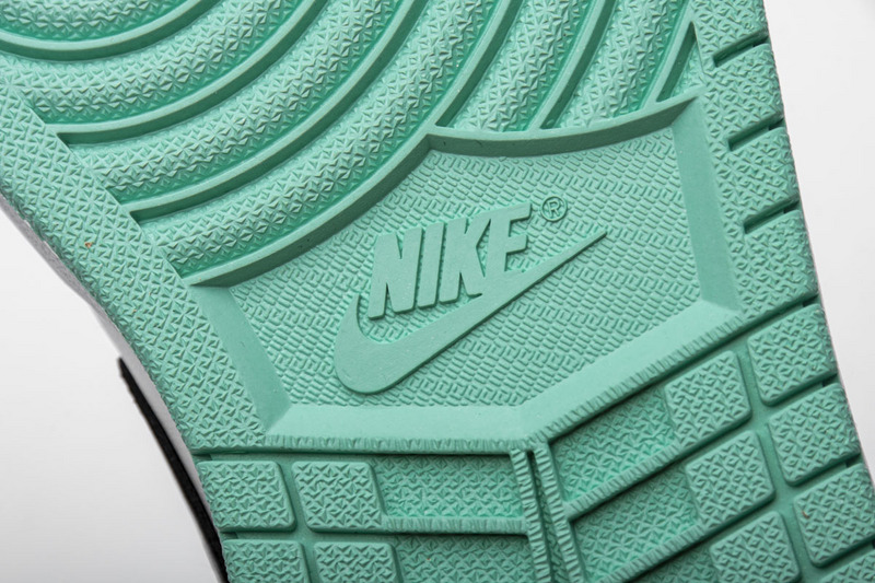 Nike Air Jordan 1 Low Emerald Toe 553558 117 15 - kickbulk.co