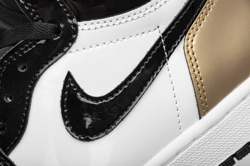 Nike Air Jordan 1 Retro High Og Gold Toe 861428 007 12 - kickbulk.co