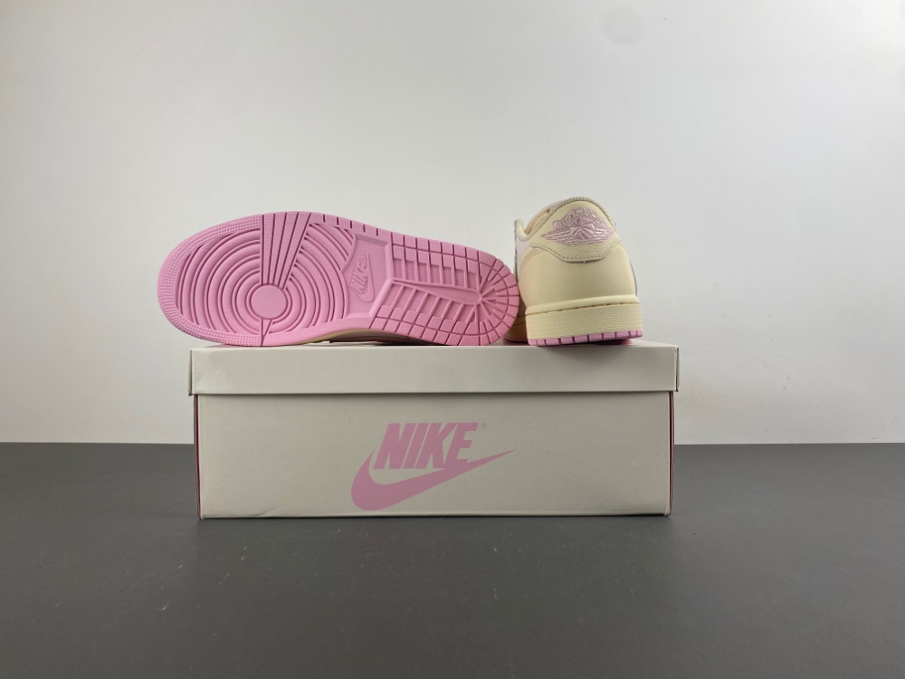 Travis Scott Jordan 1 Retro Low Og Muslin Pink Iq7604 100 12 - kickbulk.co