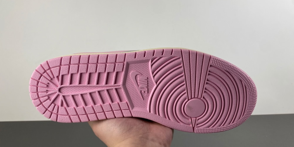 Travis Scott Jordan 1 Retro Low Og Muslin Pink Iq7604 100 9 - kickbulk.co