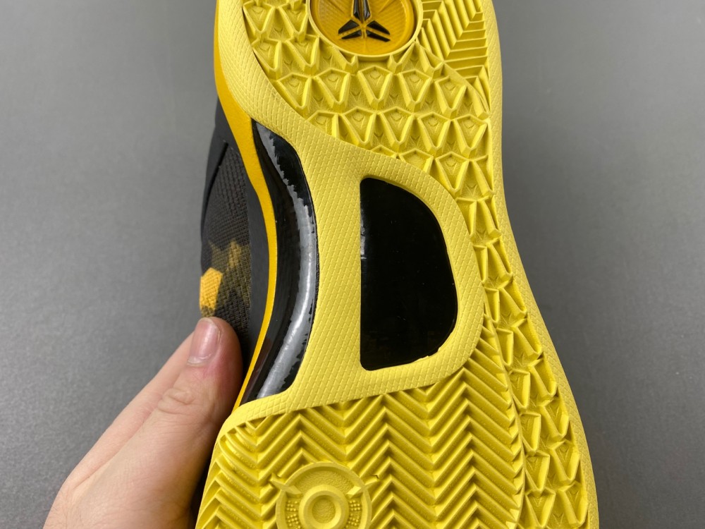 Nike Kobe 8 Xdr Black Yellow 555286 077 17 - kickbulk.co