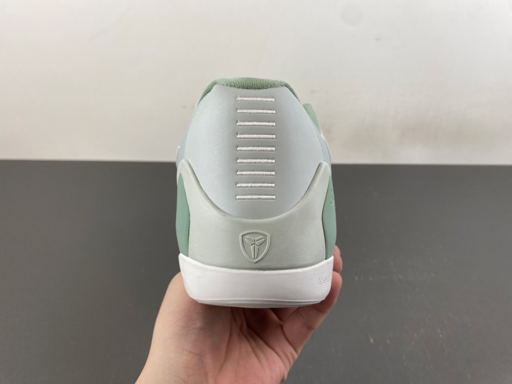 Nike Kobe 9 Low Em Protro Light Silver Ih1401 003 20 - kickbulk.co Nike Kobe 9 Low Em Protro Light Silver Ih1401 003 20 - kickbulk.co