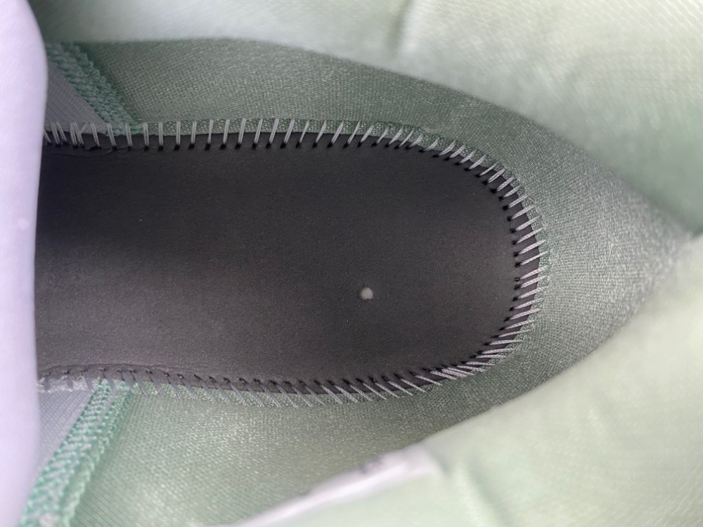 Nike Kobe 9 Low Em Protro Light Silver Ih1401 003 21 - kickbulk.co Nike Kobe 9 Low Em Protro Light Silver Ih1401 003 21 - kickbulk.co