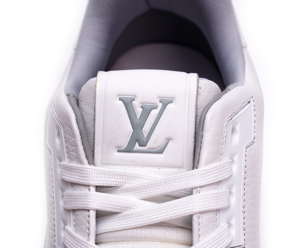 Louis Vuitton Trainer White Litchi Pattern Fd02219 2 6 - kickbulk.co