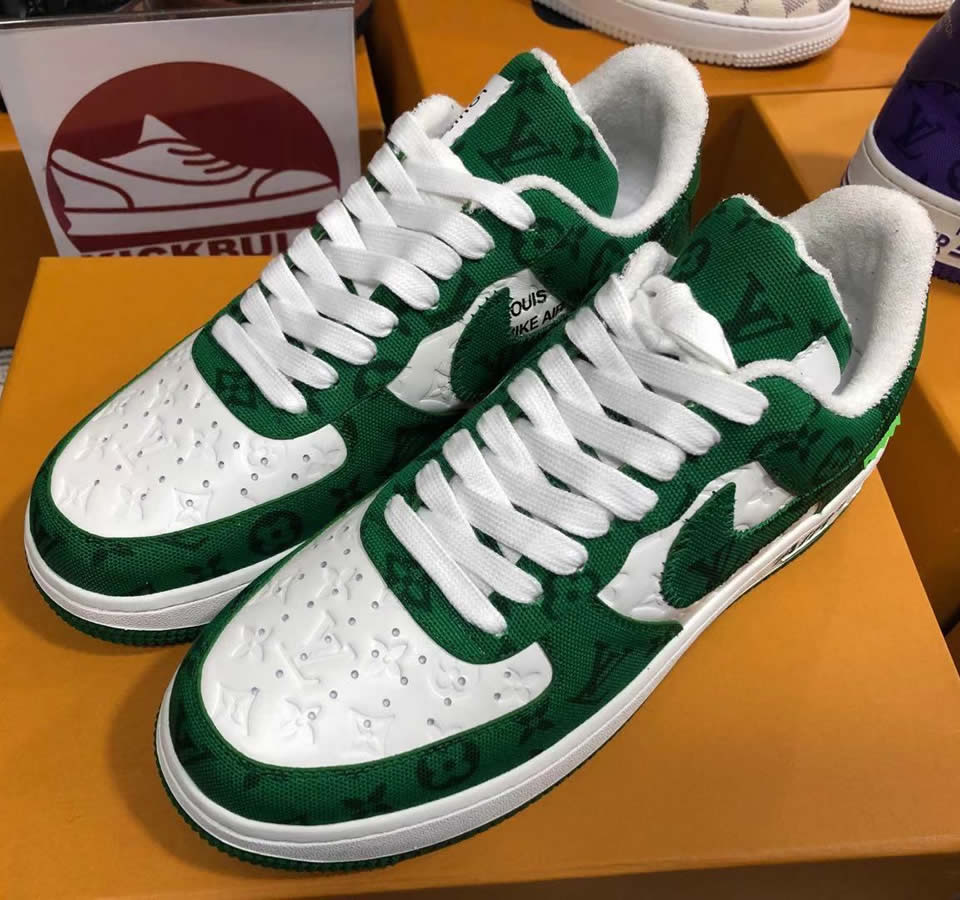LV Trainer Sneaker Green from Bombline : r/repcitykickz