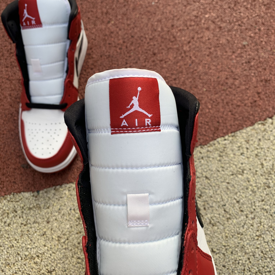 Nike Air Jordan 1 Mid Chicago 2020 554724 173 16 - kickbulk.co