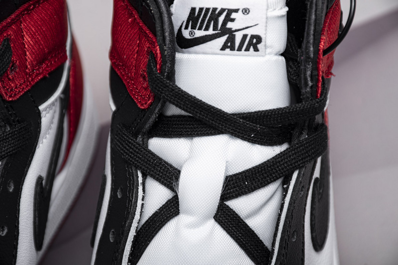 Nike Air Jordan 1 Wmns Retro High Satin Black Toe Cd0461 016 22 - kickbulk.co