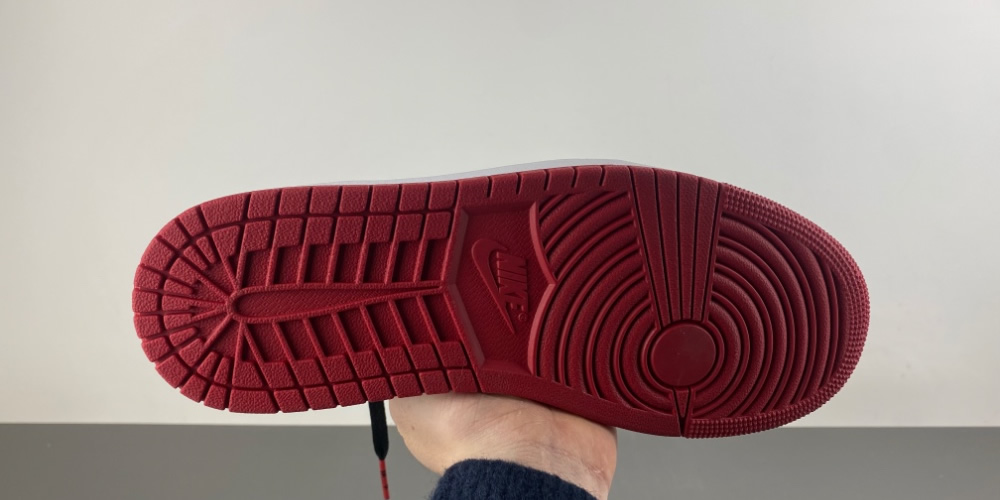 Air Jordan 1 Retro Low Og Banned 2026 Iw6276 001 10 - kickbulk.co Air Jordan 1 Retro Low Og Banned 2026 Iw6276 001 10 - kickbulk.co