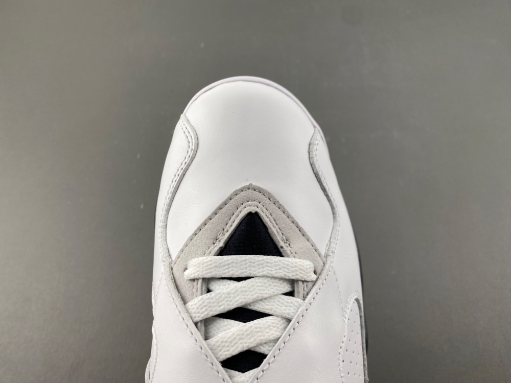 Air Jordan 8 Retro Bugs Bunny 2025 305381 100 19 - kickbulk.co Air Jordan 8 Retro Bugs Bunny 2025 305381 100 19 - kickbulk.co
