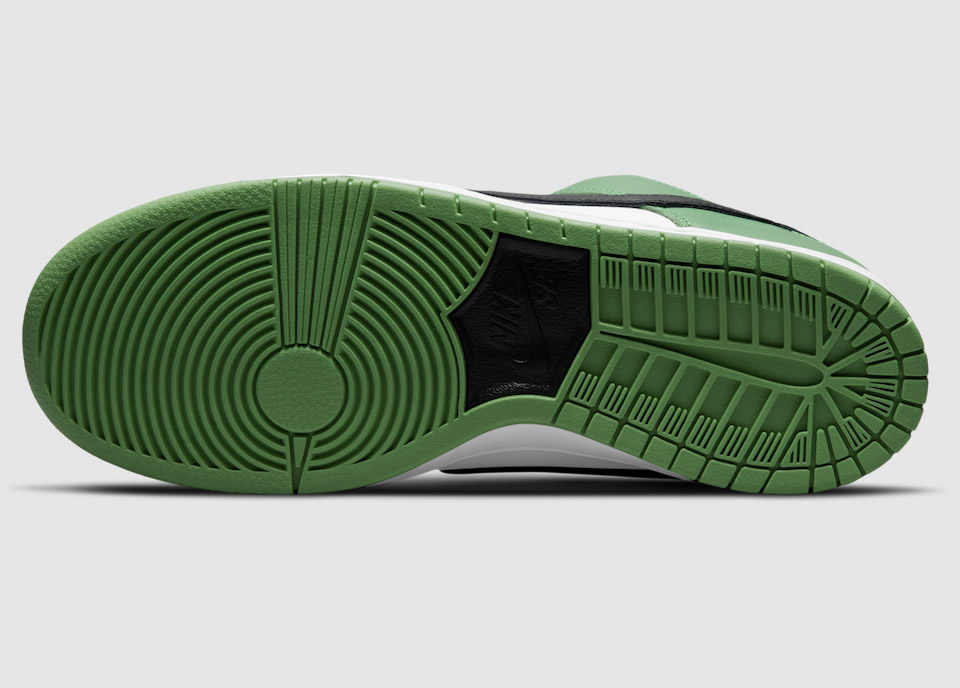 Nike Sb Dunk Low Classic Green Bq6817 302 6 - kickbulk.co