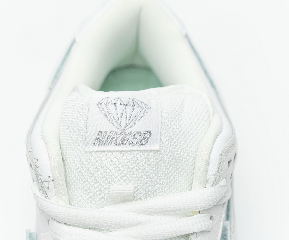 Nike Sb Dunk Low Pro Og Qs Diamond Supply White Bv1310 100 10 - kickbulk.co