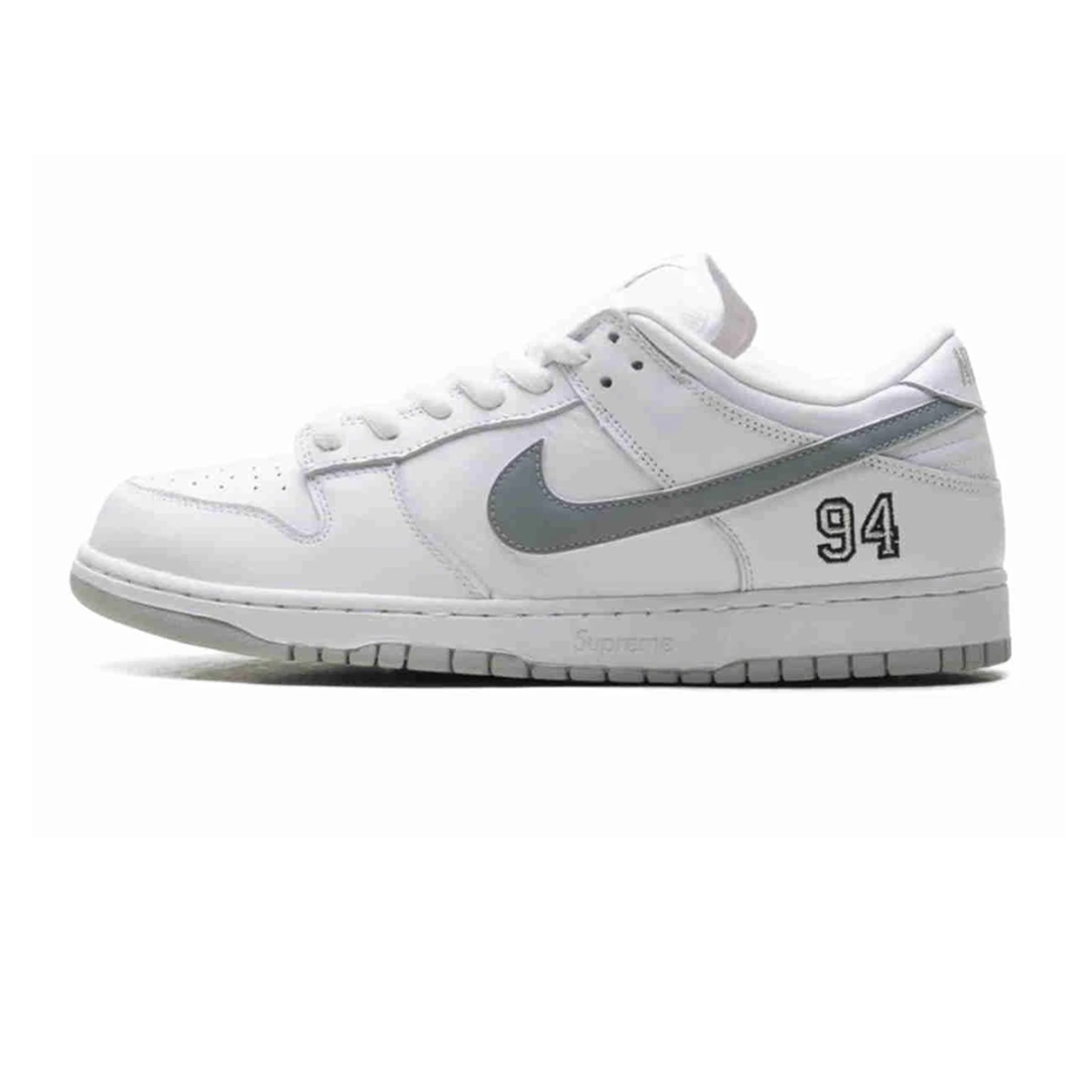 Supreme Dunk Low Sb White Metallic Silver Hq8487 100 1 - kickbulk.co