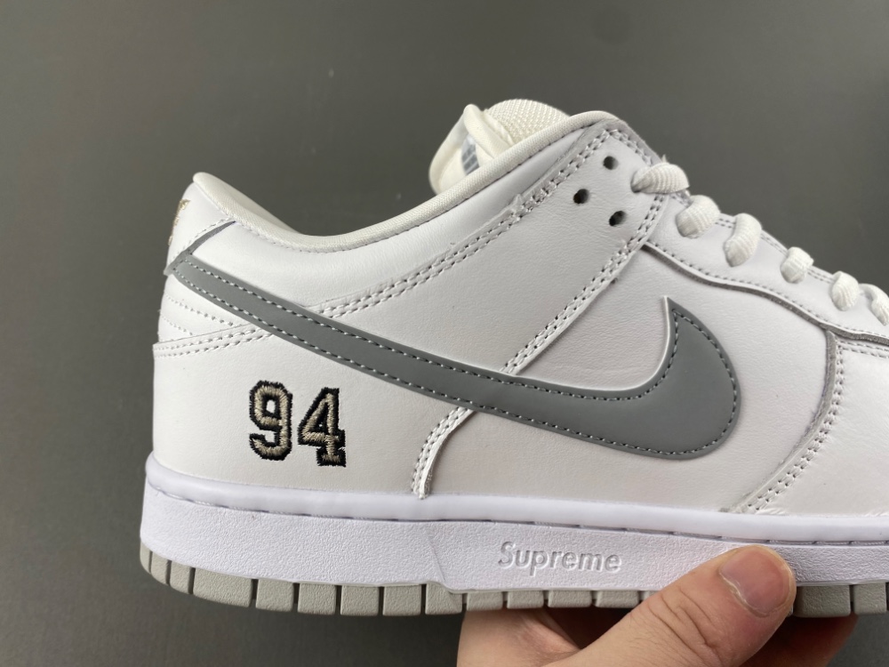 Supreme Dunk Low Sb White Metallic Silver Hq8487 100 12 - kickbulk.co