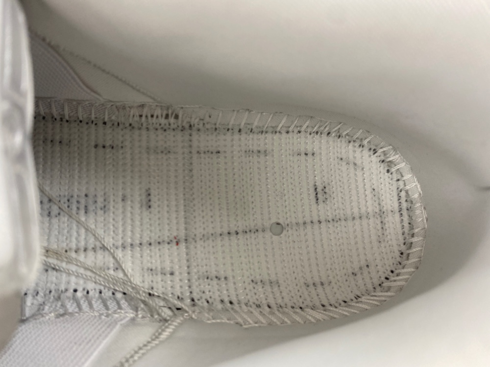 Supreme Dunk Low Sb White Metallic Silver Hq8487 100 18 - kickbulk.co