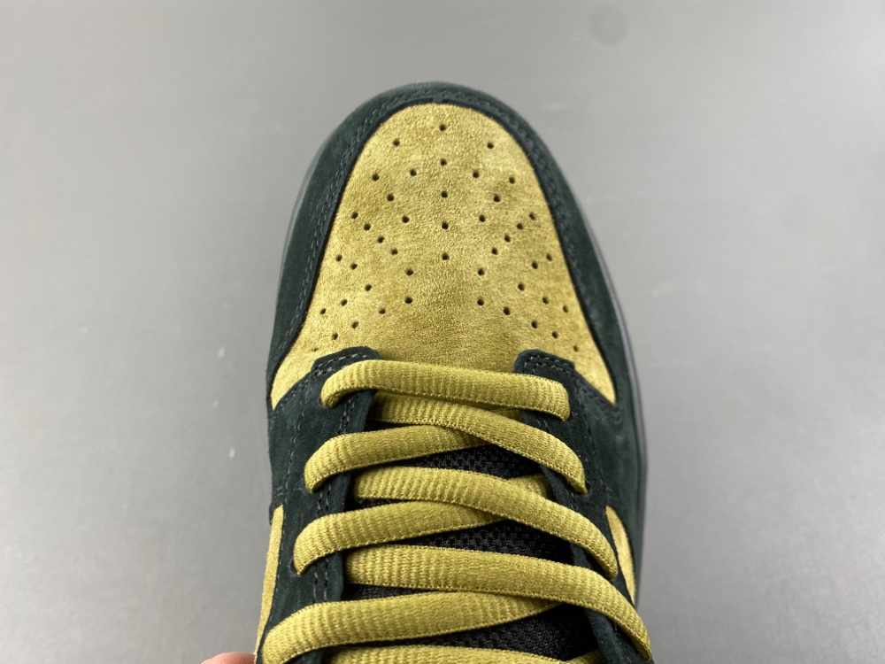 Supreme Dunk Low Sb Camper Green Hq8487 300 15 - kickbulk.co