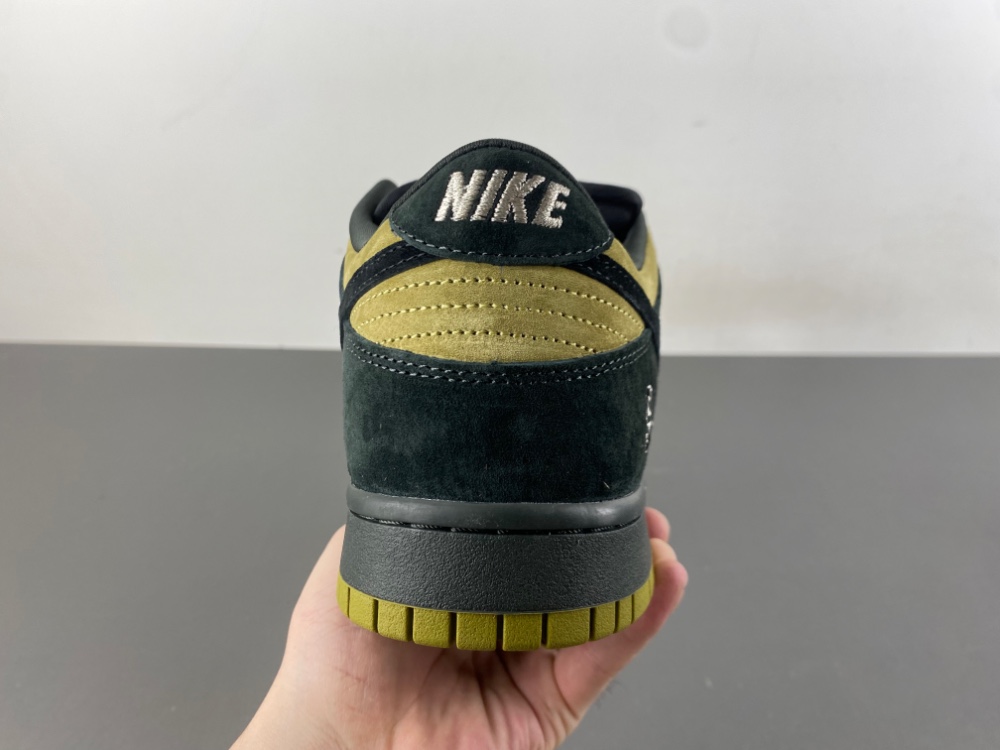 Supreme Dunk Low Sb Camper Green Hq8487 300 16 - kickbulk.co
