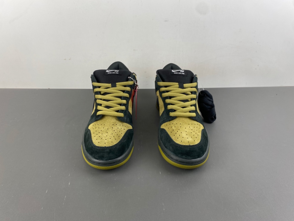Supreme Dunk Low Sb Camper Green Hq8487 300 3 - kickbulk.co