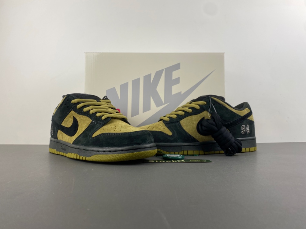 Supreme Dunk Low Sb Camper Green Hq8487 300 8 - kickbulk.co