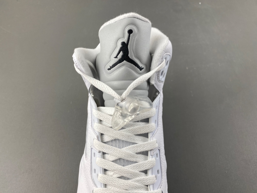 Air Jordan 5 Retro White Metallic 2026 Hq7978 103 16 - kickbulk.co Air Jordan 5 Retro White Metallic 2026 Hq7978 103 16 - kickbulk.co
